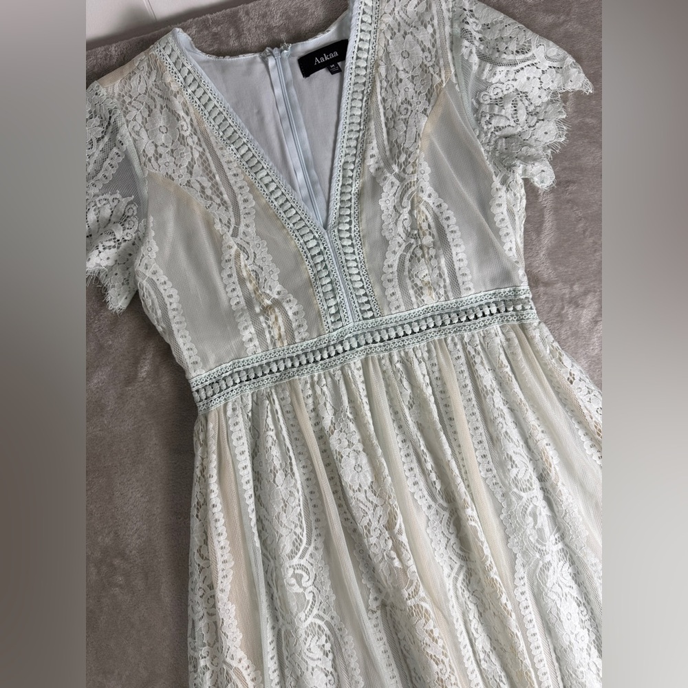 Aakaa Lace Maxi Dress Medium Fill Your Heart White Cream Blue Underlay Formal - Picture 5 of 16